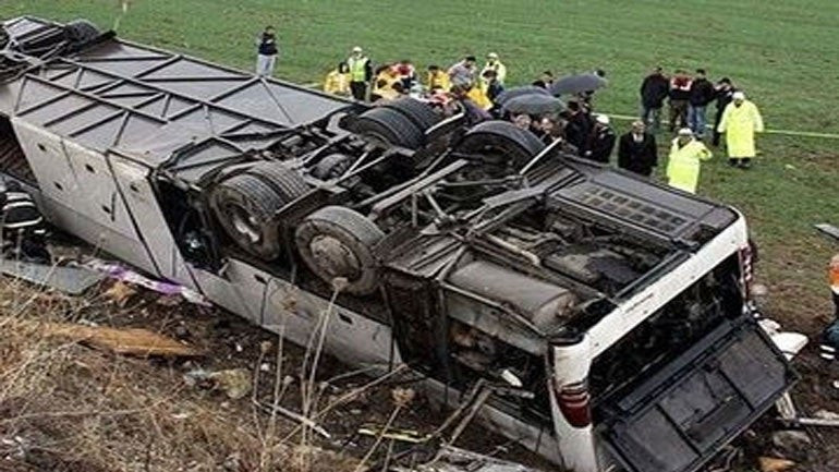 Τουρκία: Τουλάχιστον οκτώ νεκροί και 34 τραυματίες από ανατροπή λεωφορείου